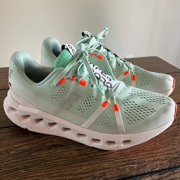 On Running Shoes - On Cloud Surfer Women's Size 8.5 Lightweight Cushion Running Shoes Blue Orange